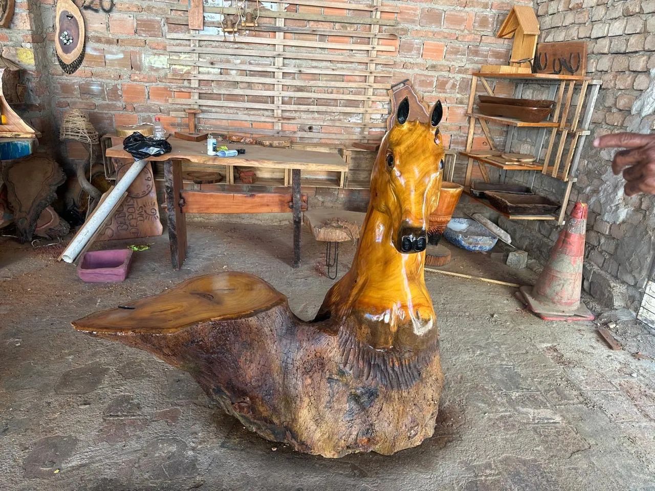 Banco em formato de cavalo  - Foto 2