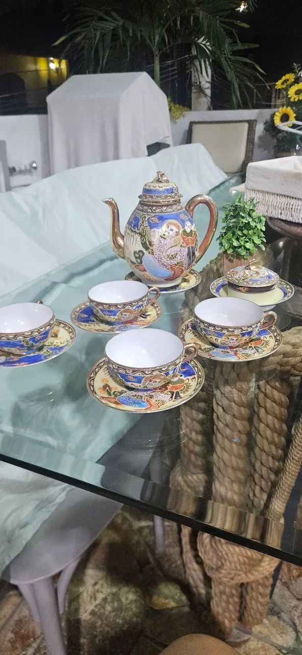 Vendo conjunto de bule com xícaras. Produto de antiguidade - Foto 3