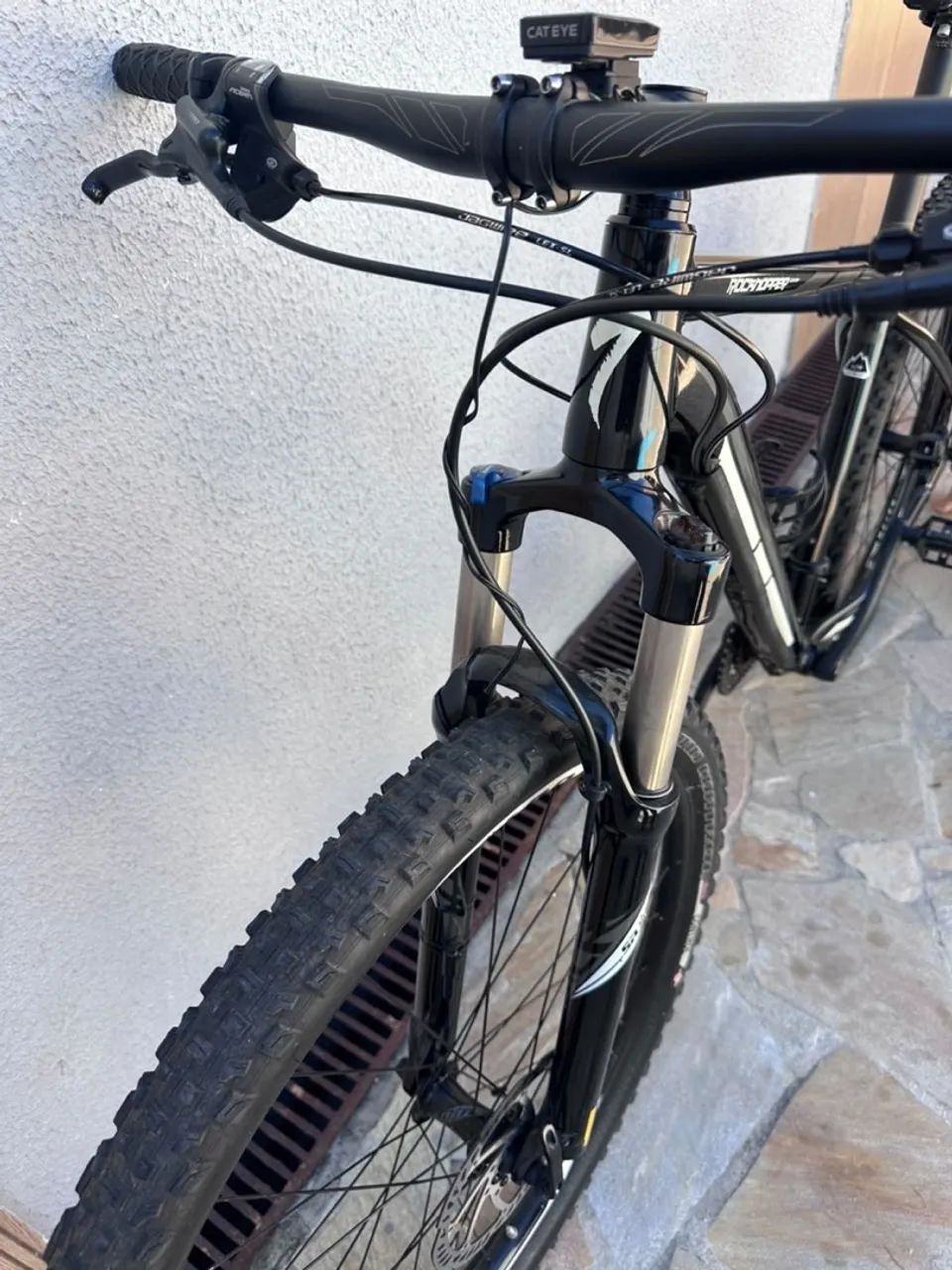 Bicicleta Specialized Rockhopper 29 - Foto 2