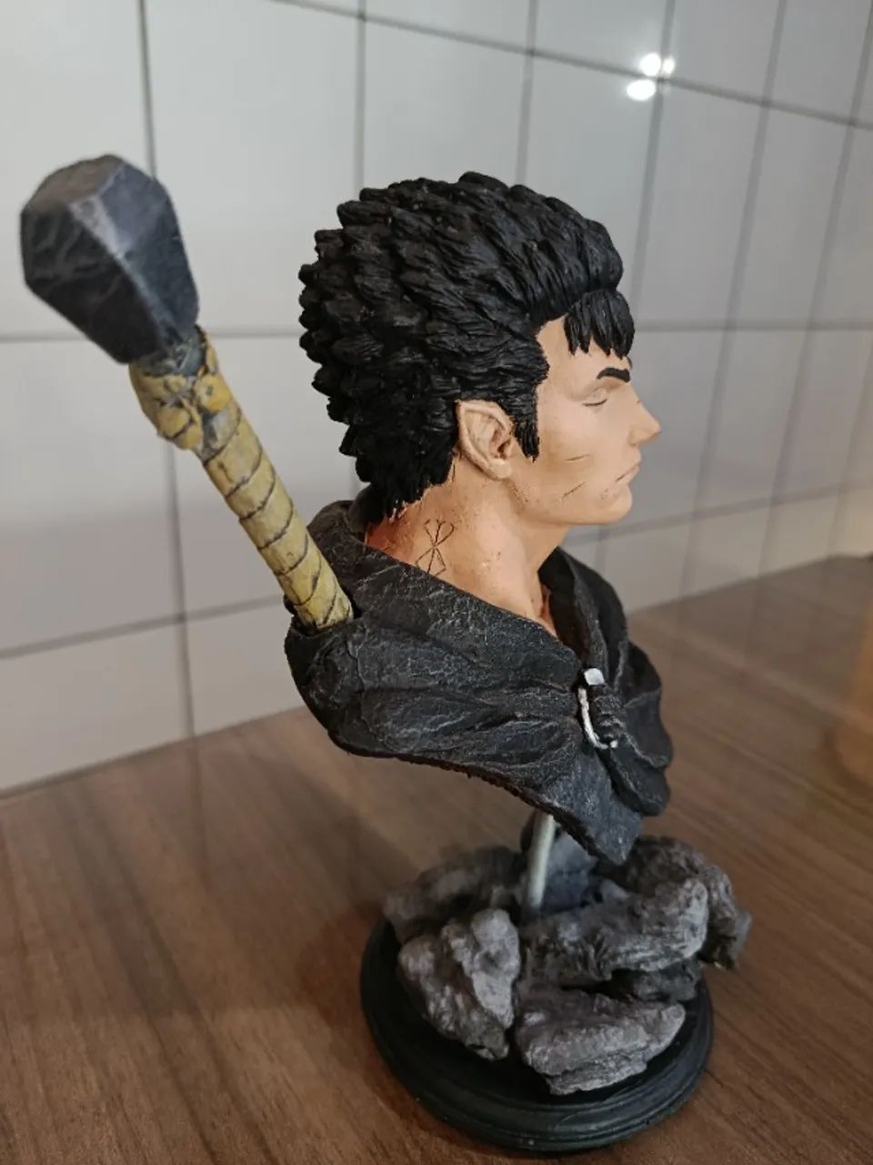 Busto Guts Berserk em Resina 21cm - Foto 2