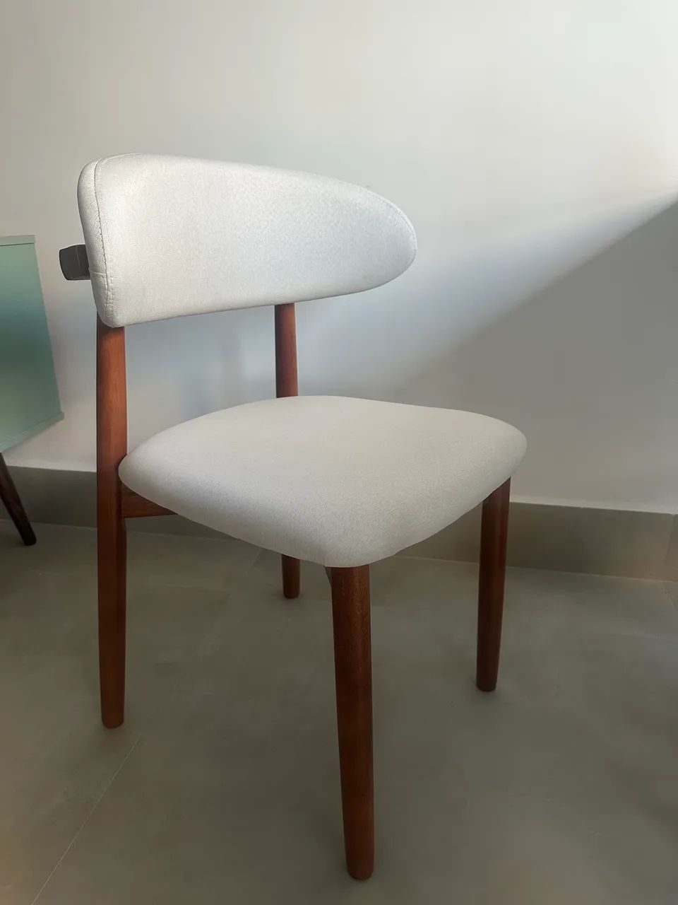 Conjunto com 4 Cadeiras de Madeira para Sala de Jantar - Assento em Linho - Foto 2