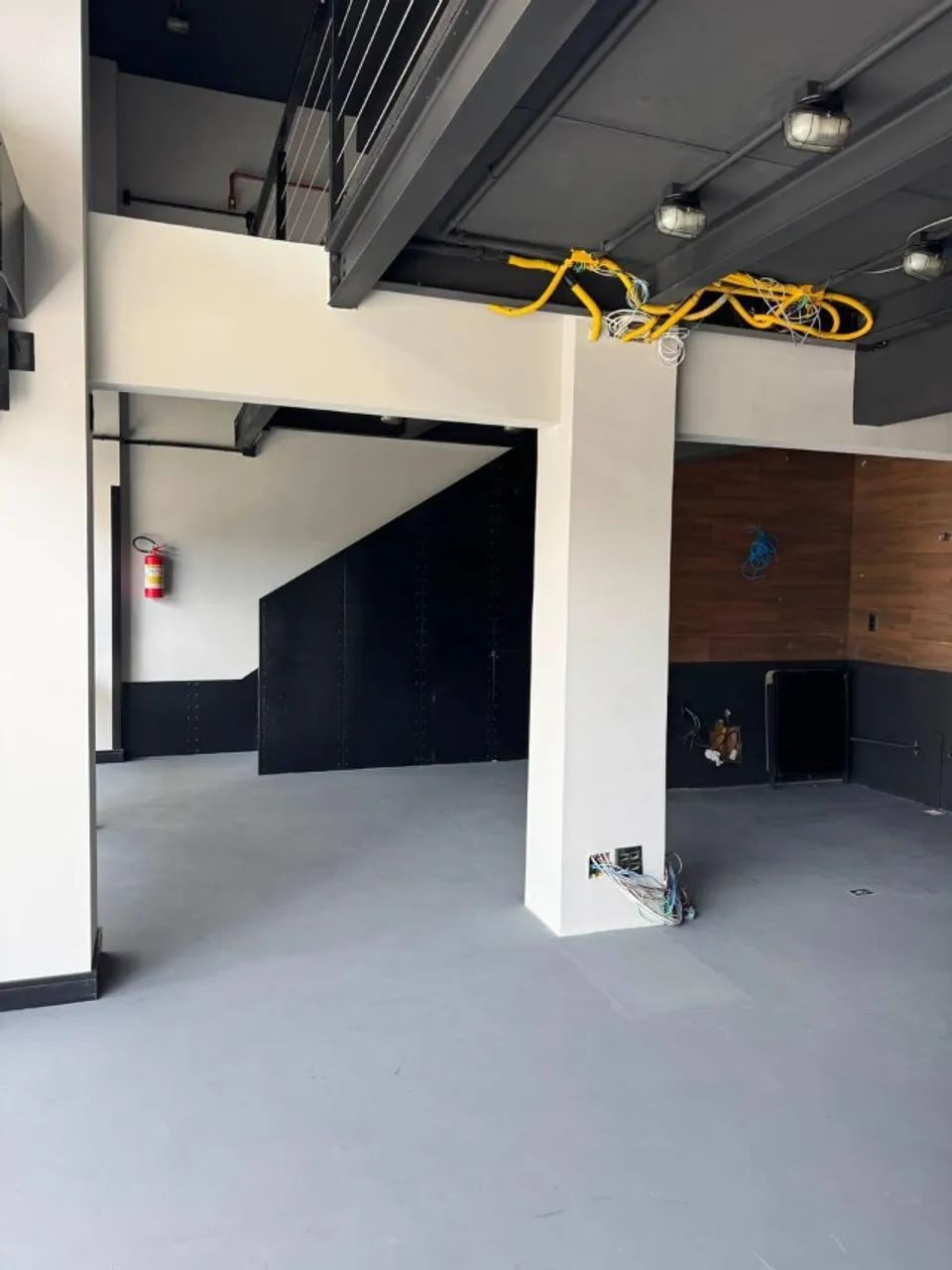 Sala Comercial à Venda em Florianópolis - Campeche - Foto 4