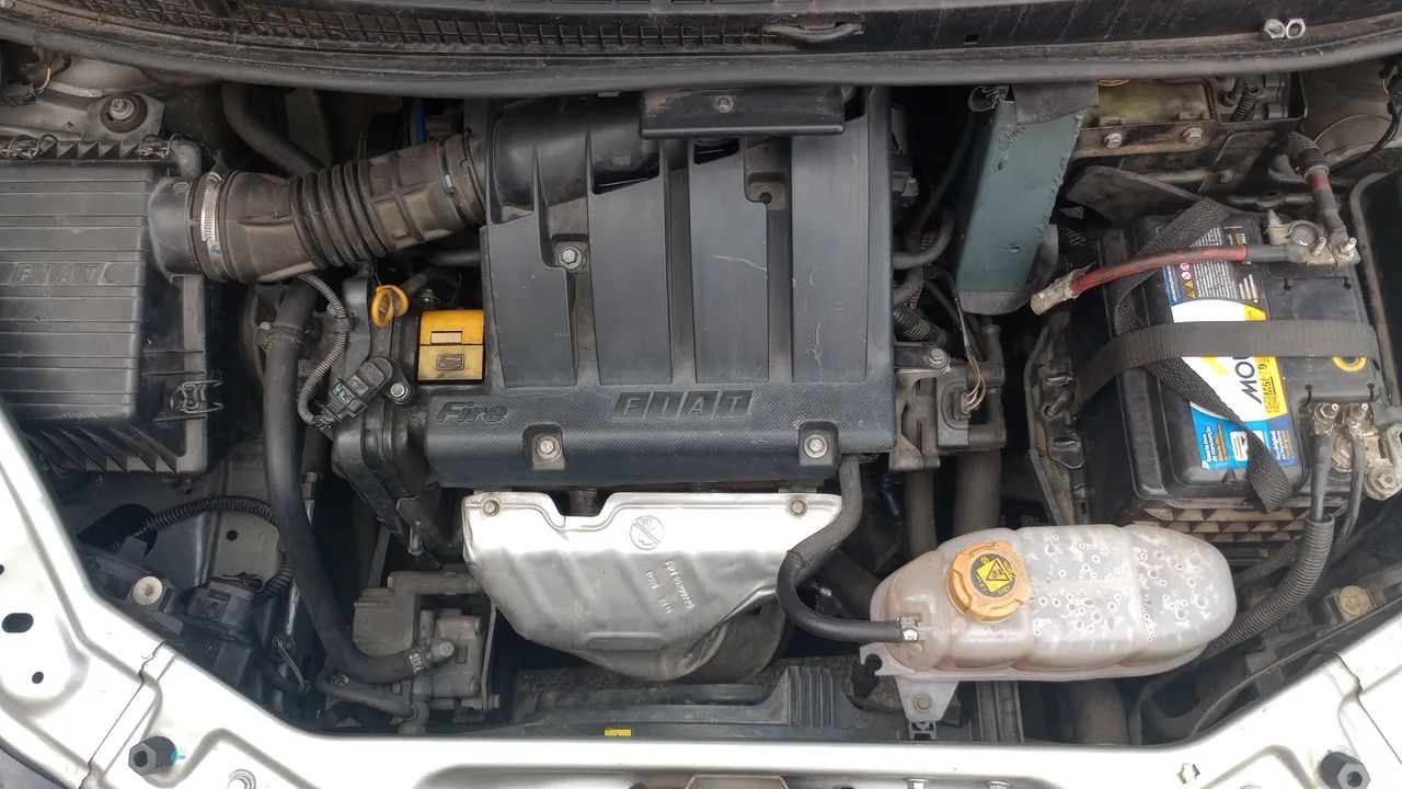 Fiat Idea Attractive 1.4 Fire Flex 8V 5P 2014 - Foto 4