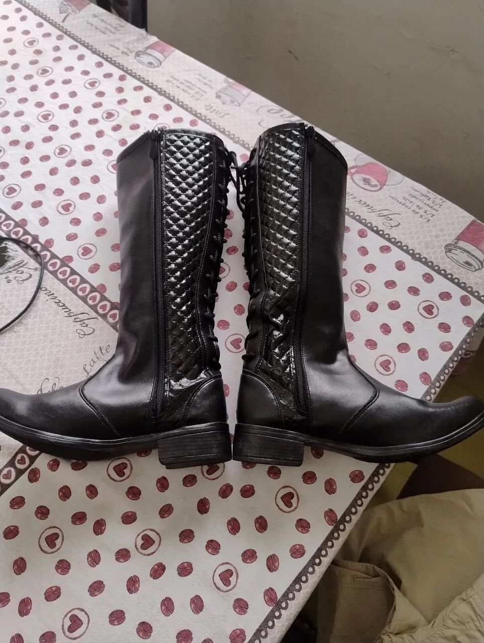 Bota feminina em perfeito estado de nova  - Foto 3