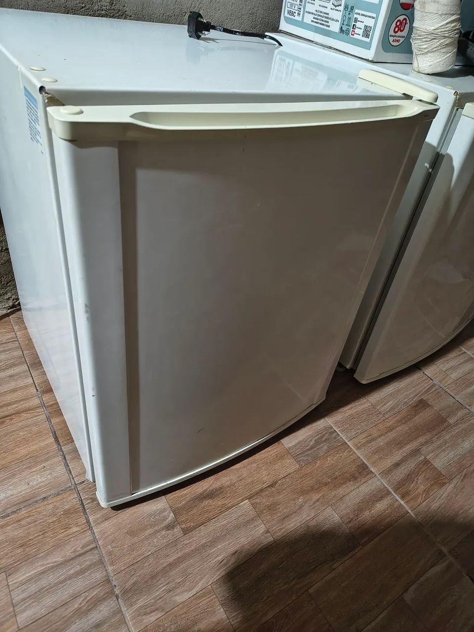 Vende-se Frigobar Eletrolux  - Foto 3