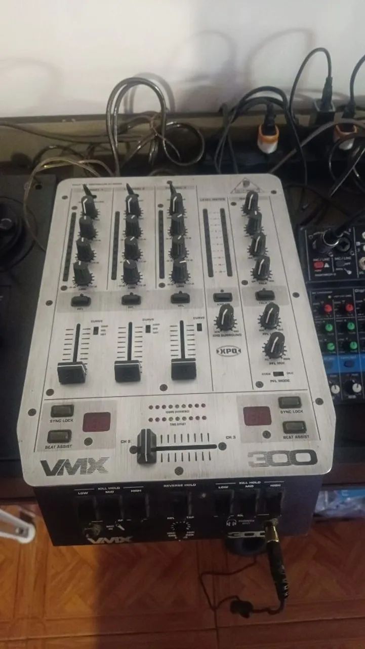 Vendo Mixer Behringer VMX 300 - Foto 2