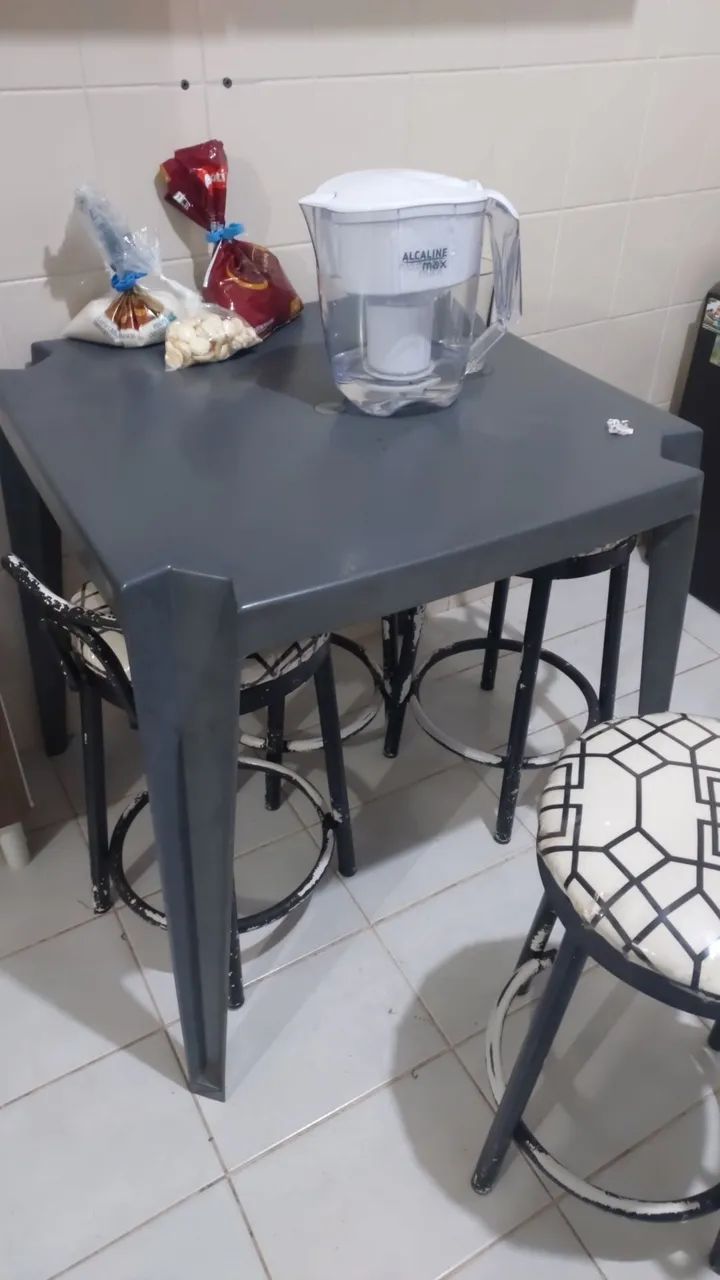 Vendo 2 mesas plásticas 