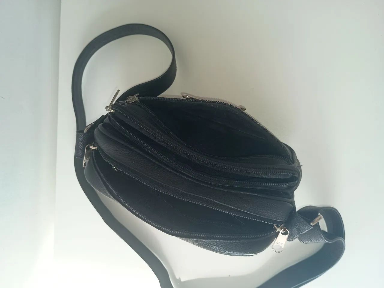 Pochete em couro marca baggagio - Foto 4