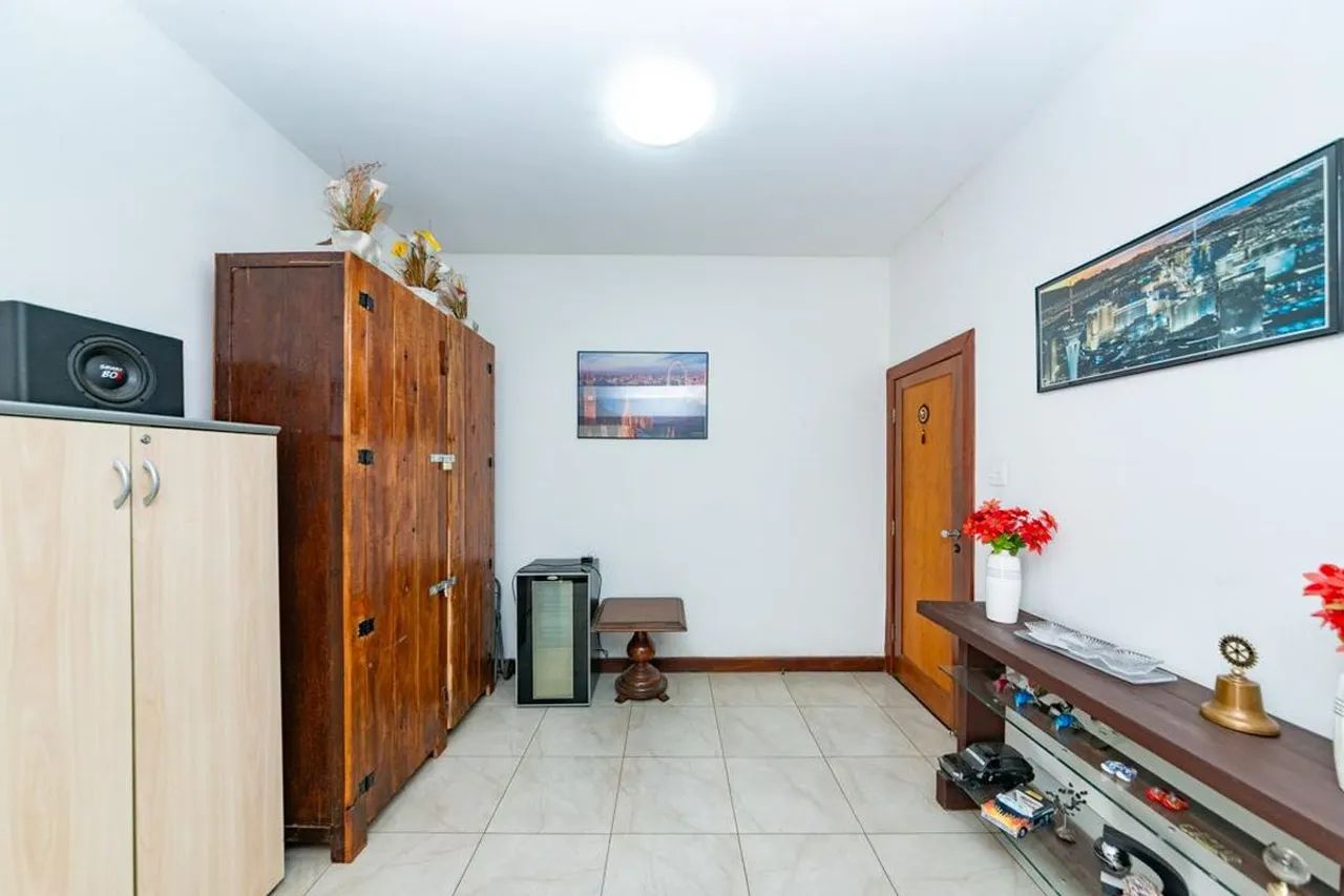 Casa à Venda - Coração Eucarístico, 8 Quartos, 401 m2 - Foto 2