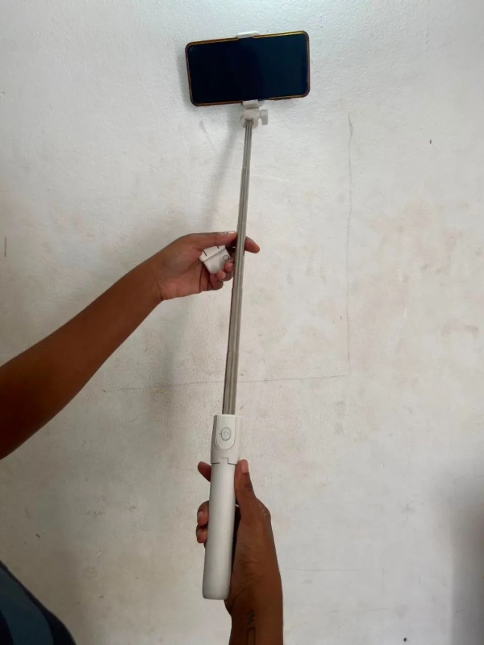 Bastão de Selfie Tripé e Controle Bluetooth - Foto 4