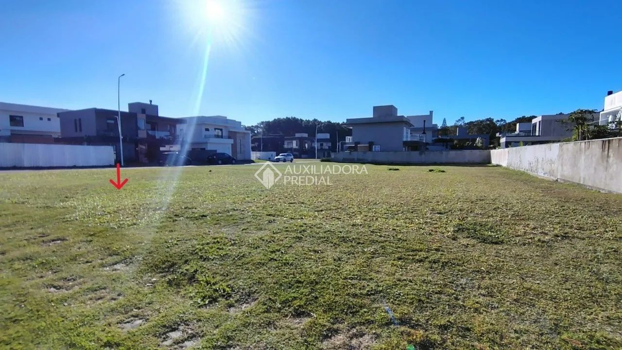 Terreno plano, pronto para construir com 423 de área privativa