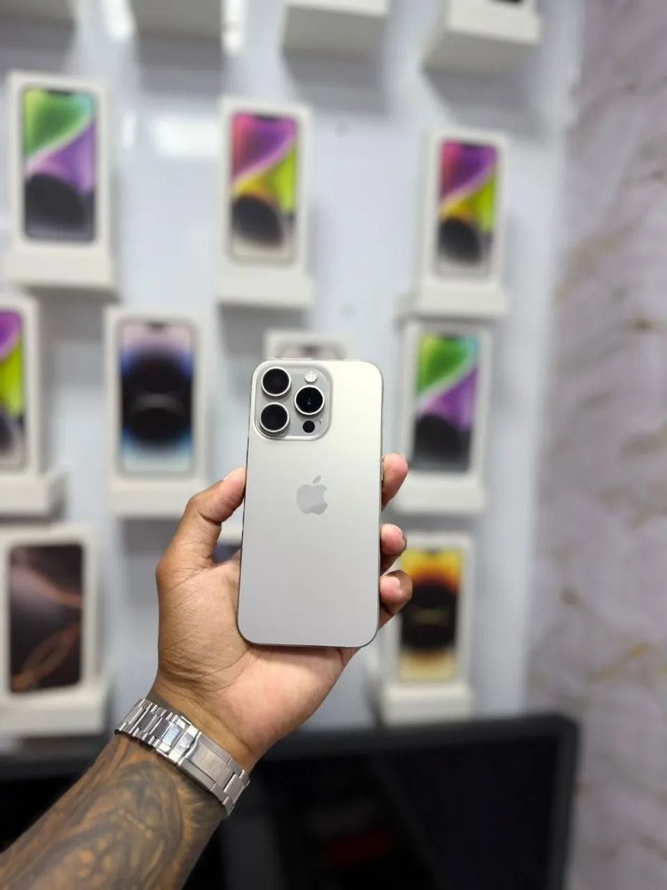 iPhone 15 PRO - 256 NATURAL<br>?3.999