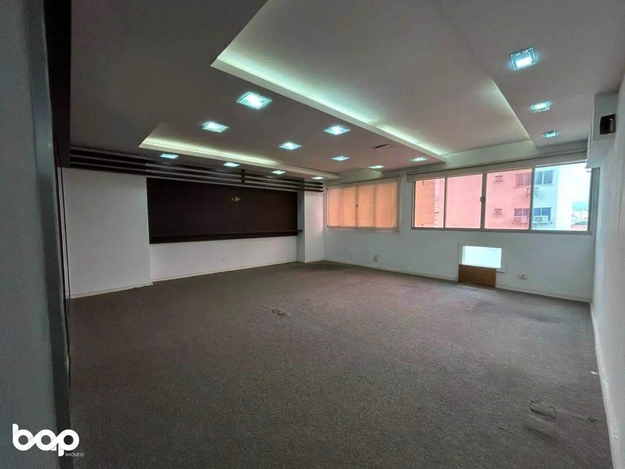 Excelente sala comercial no centro do Rio