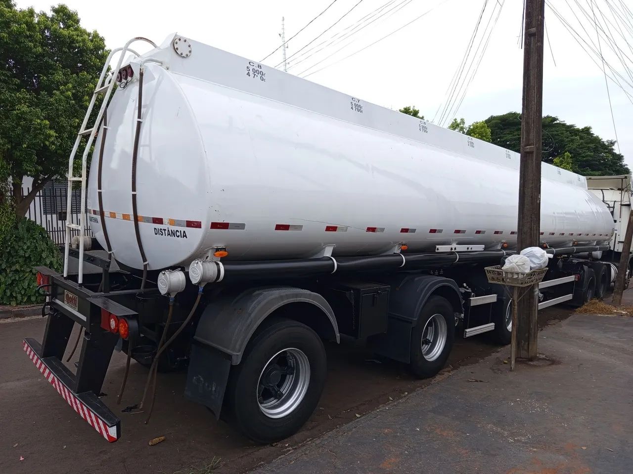 CARRETA TANQUE DE COMBUSTÍVEL 42.000L COM 8 COMPARTIMENTOS  - Foto 2
