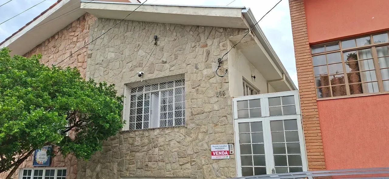 CASA Térrea, 95 m2 AU, 3 quartos, Centro - Guaxupé - MG