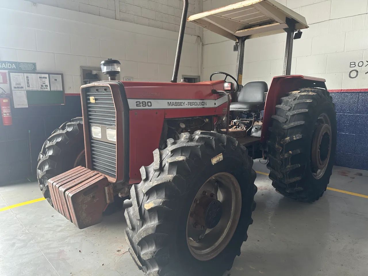 Trator Massey Ferguson. MF290/4  - Foto 3