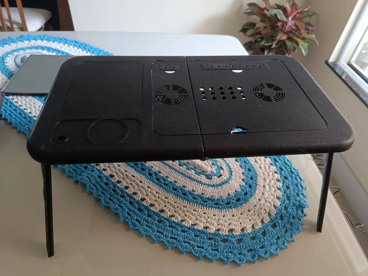 Mesinha articulada para notebook com 2 coolers e 3 entradas usb - Foto 2