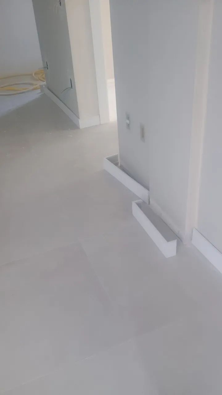 Pessoa para trabalhar com acabamento na instalação de portas e rodapés. - Foto 3