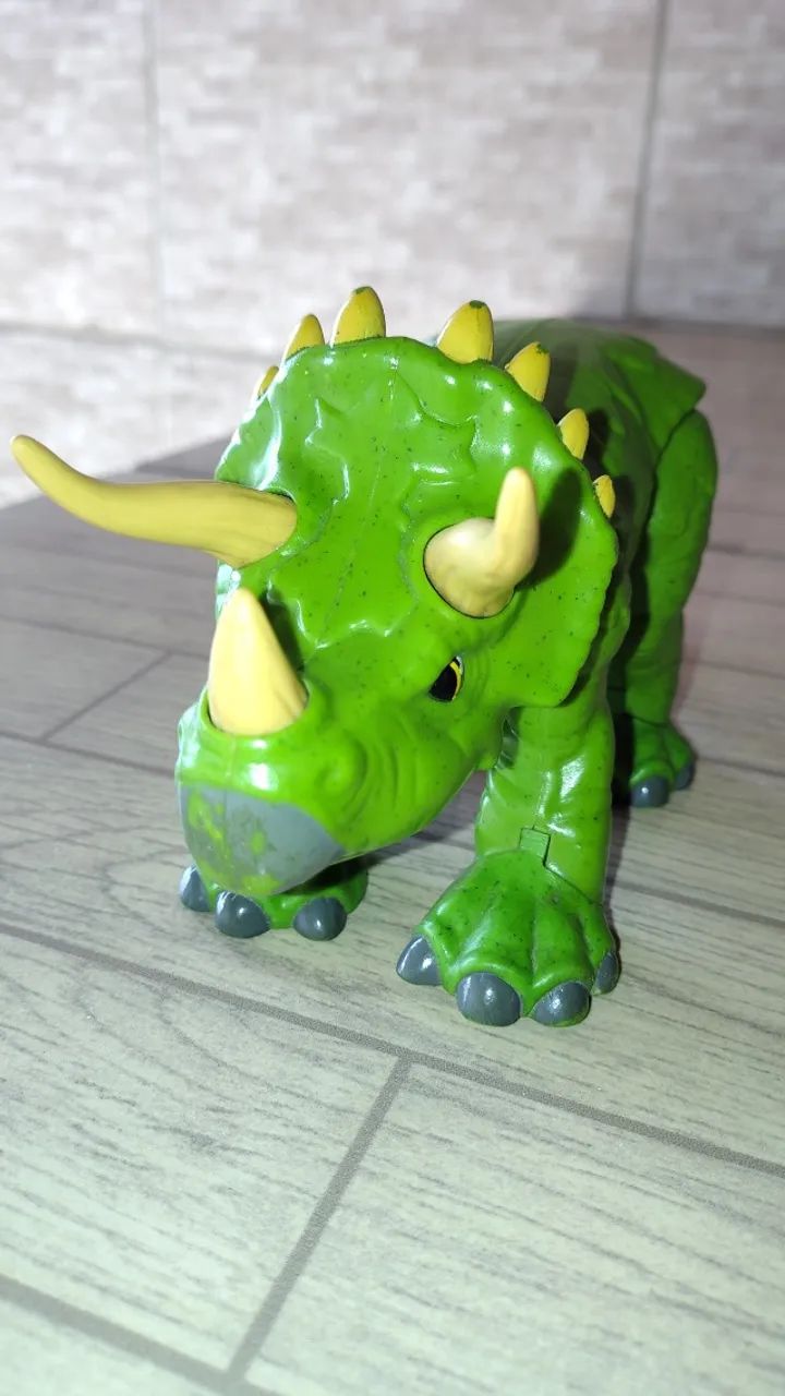Fisher Price Dinossauro Triceratops Figura Brinquedo - Foto 2