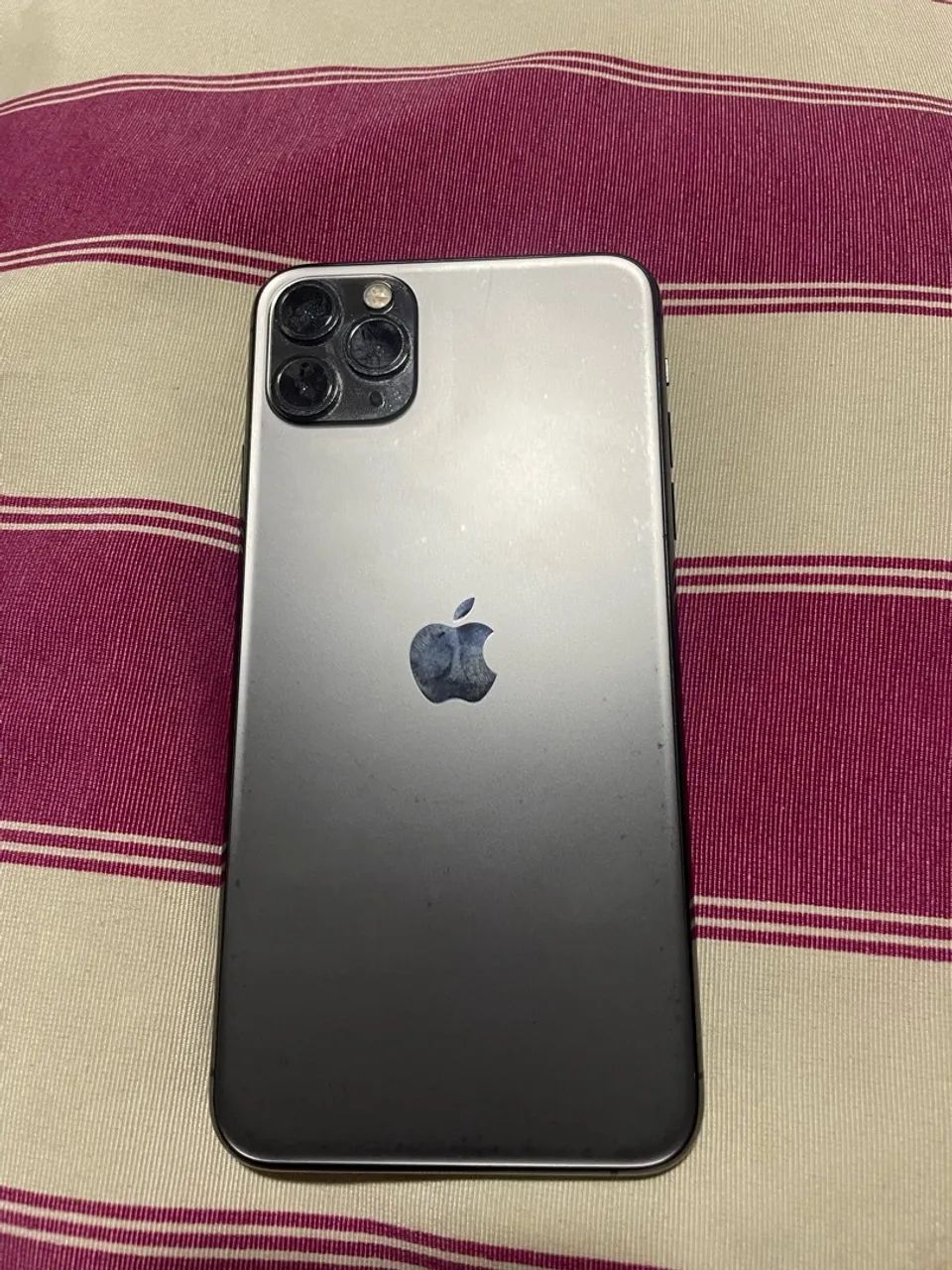 iPhone 11 Pro Max 256GB $1100,00