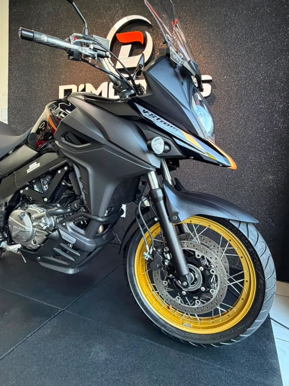 Suzuki V-STRON 650 - Foto 2