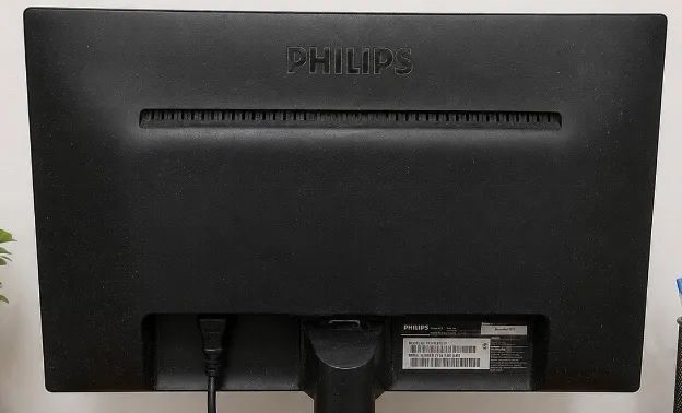 Monitor Philips 15.6? LED VGA - Funciona - Com Detalhe na Tela - Foto 2