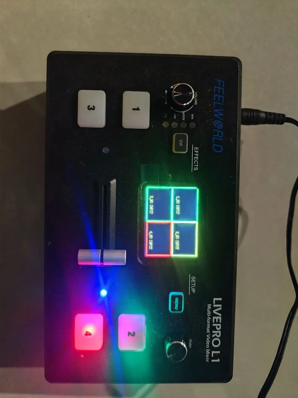 Switcher de Vídeo LivePro L1 - Novo, Nunca Usado - Foto 5