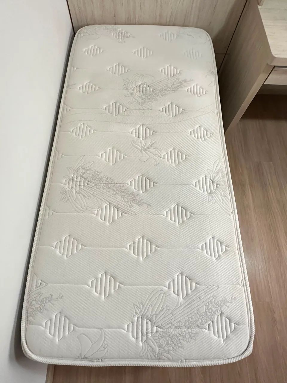 Cama solteiro bom mola ensacadas 
