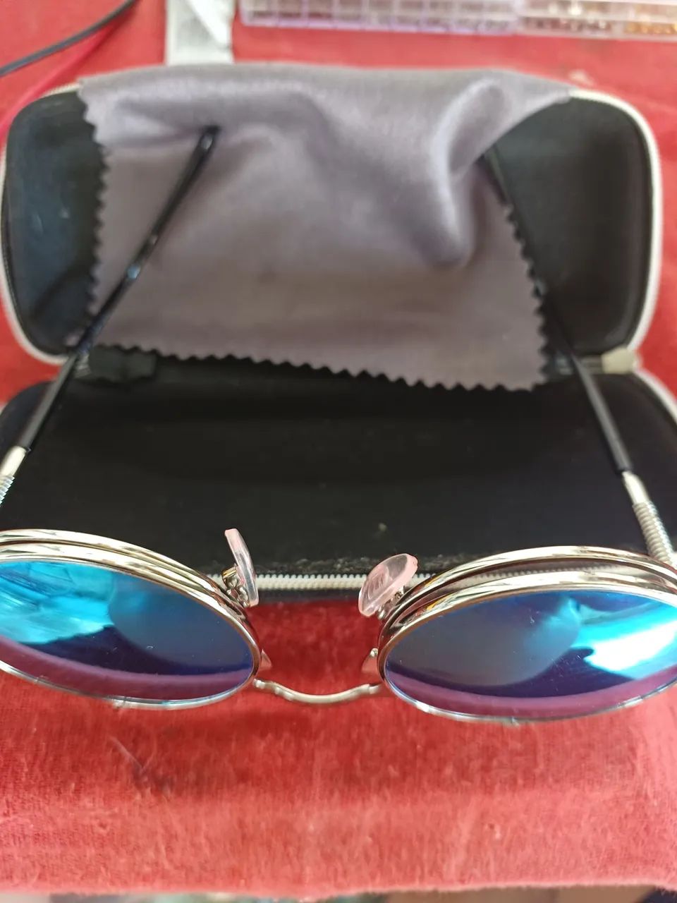 Óculos Quatro lentes muito Bom  - Foto 3