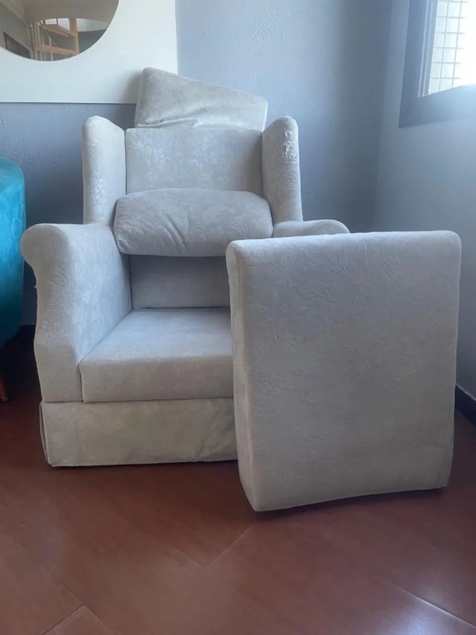 Very Comfortable Reading Armchair446558830131292161