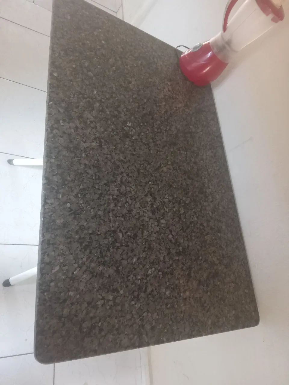 MESA DE MÁRMORE EM PERFEITO ESTADO SEM CADEIRAS - Foto 3