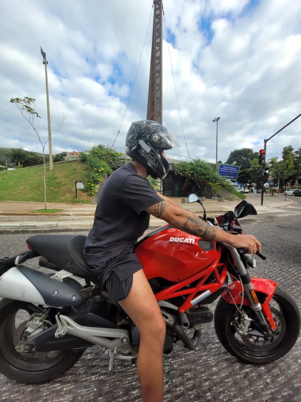 Ducati Monster 696 - Foto 3