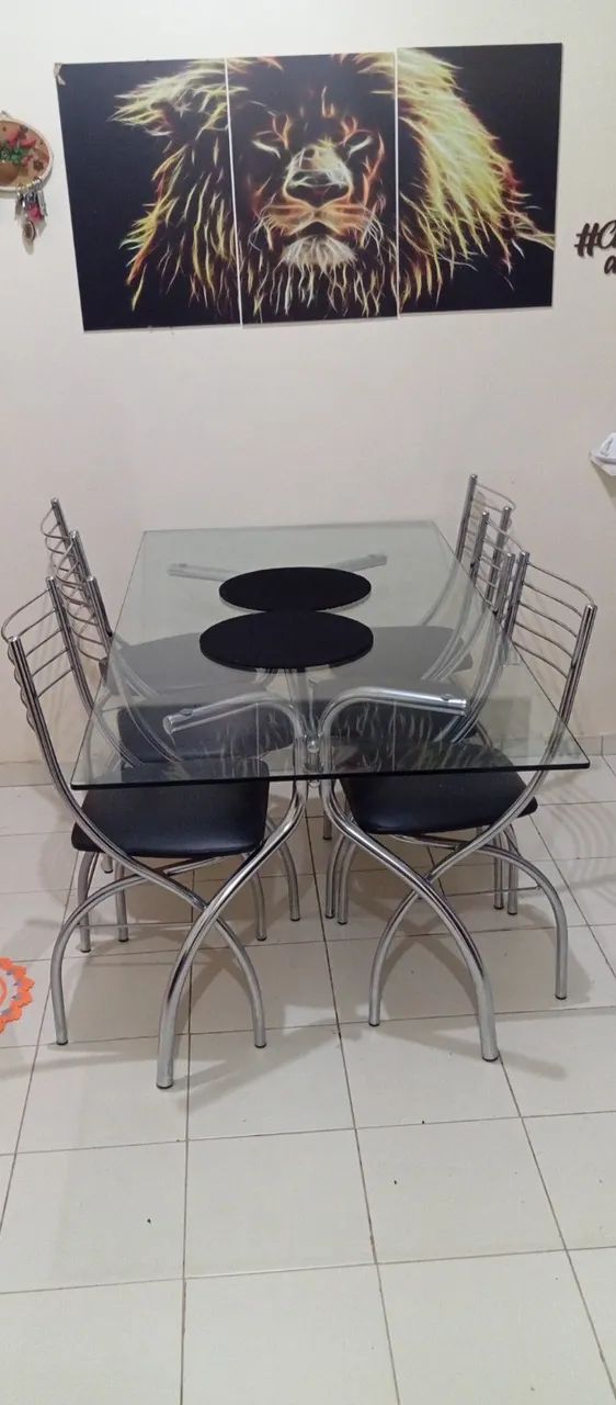 Mesa de vidro 6 cadeiras 