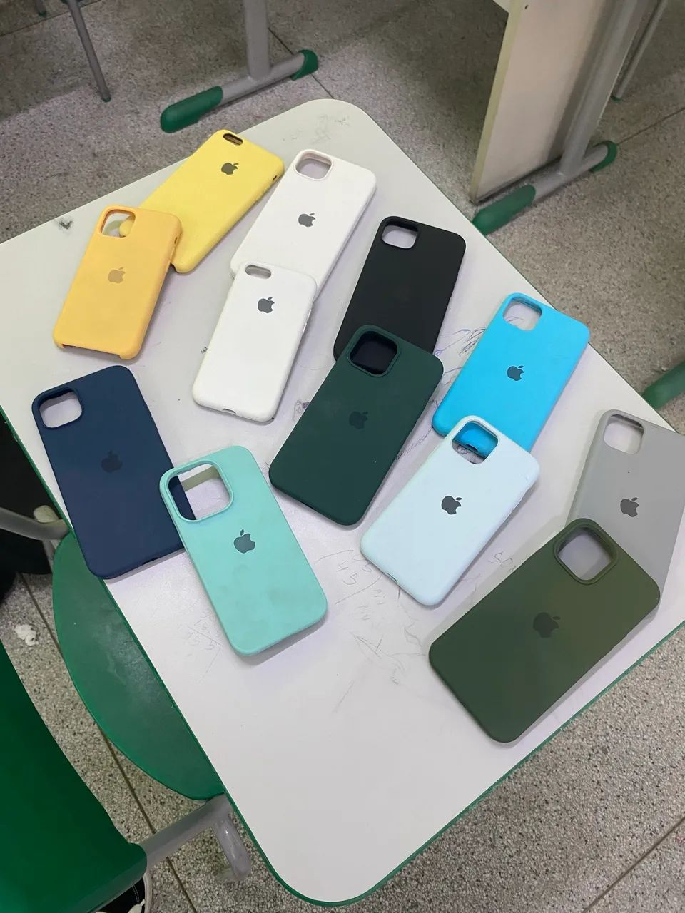 CAPINHAS DE IPHONE DE VÁRIOS MODELOS(Cores diversificada) - Foto 2