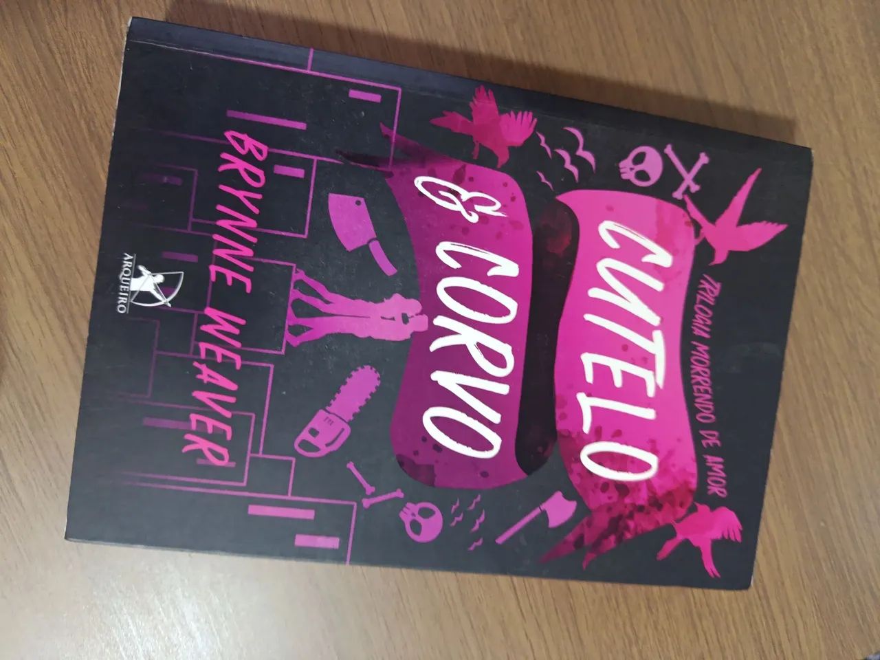 Livro Cutelo e Corvo  - Foto 4