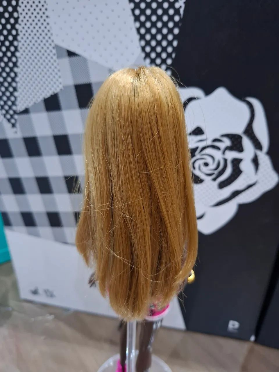 Boneca barbie collector negra - Foto 3
