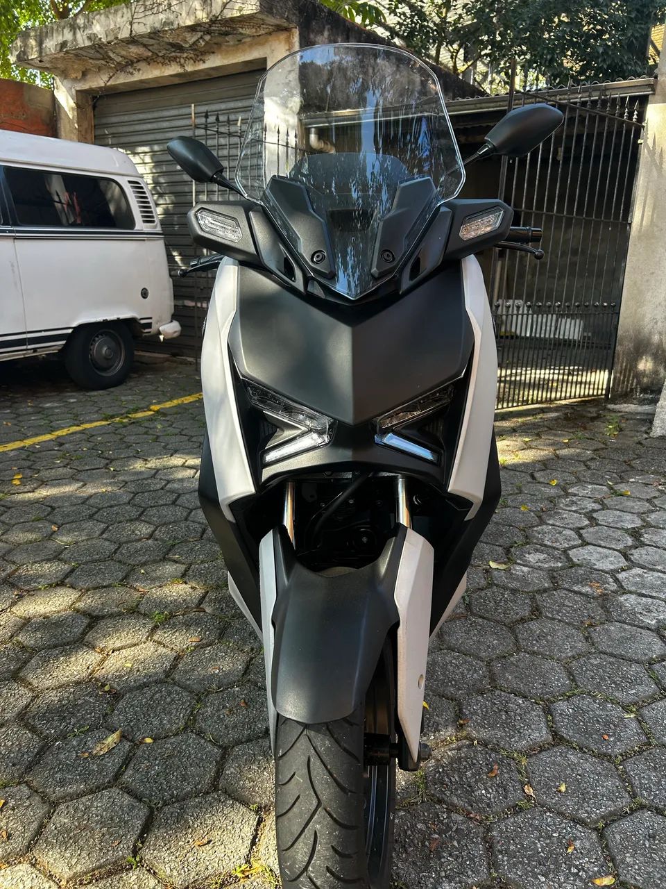 X max 250 2025 abs 