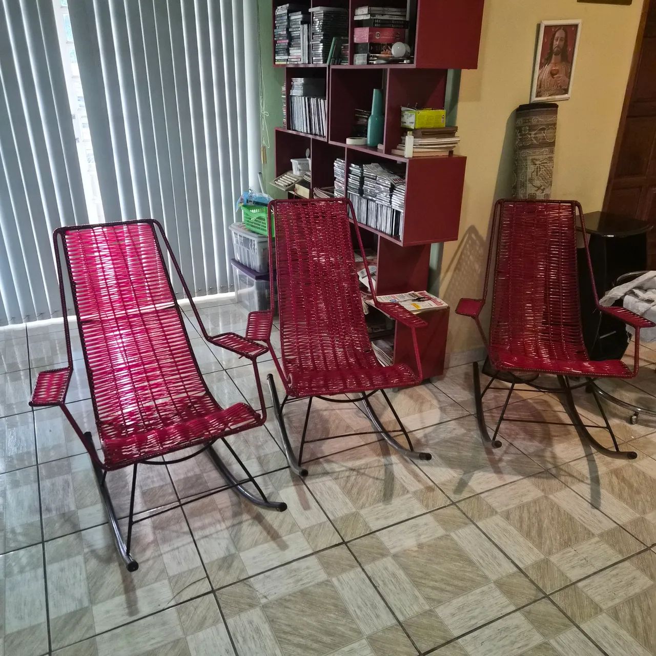 3 cadeiras de macarrão  R$ 250 as 3 - Foto 4