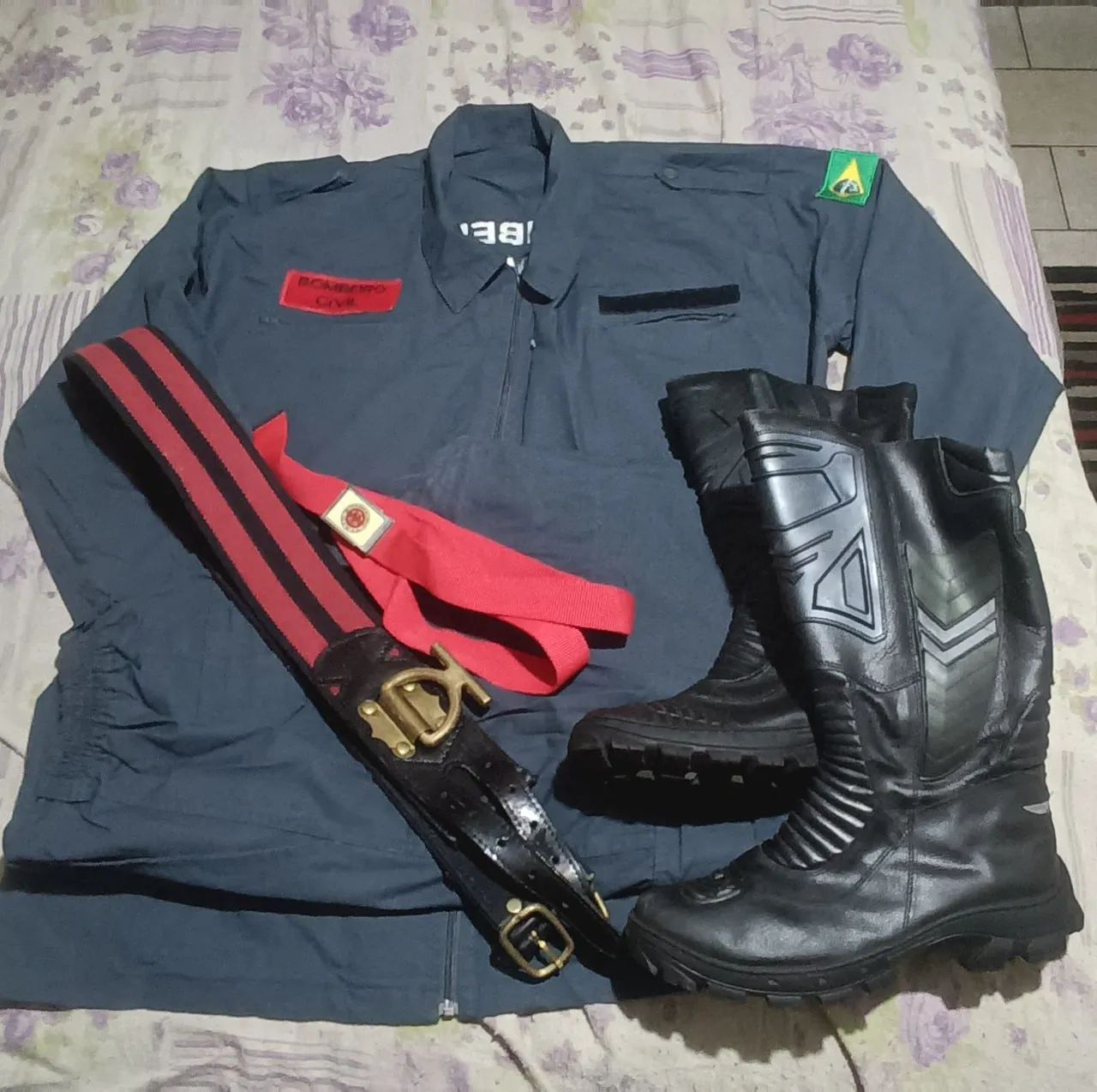 Uniforme de bombeiro - Foto 2