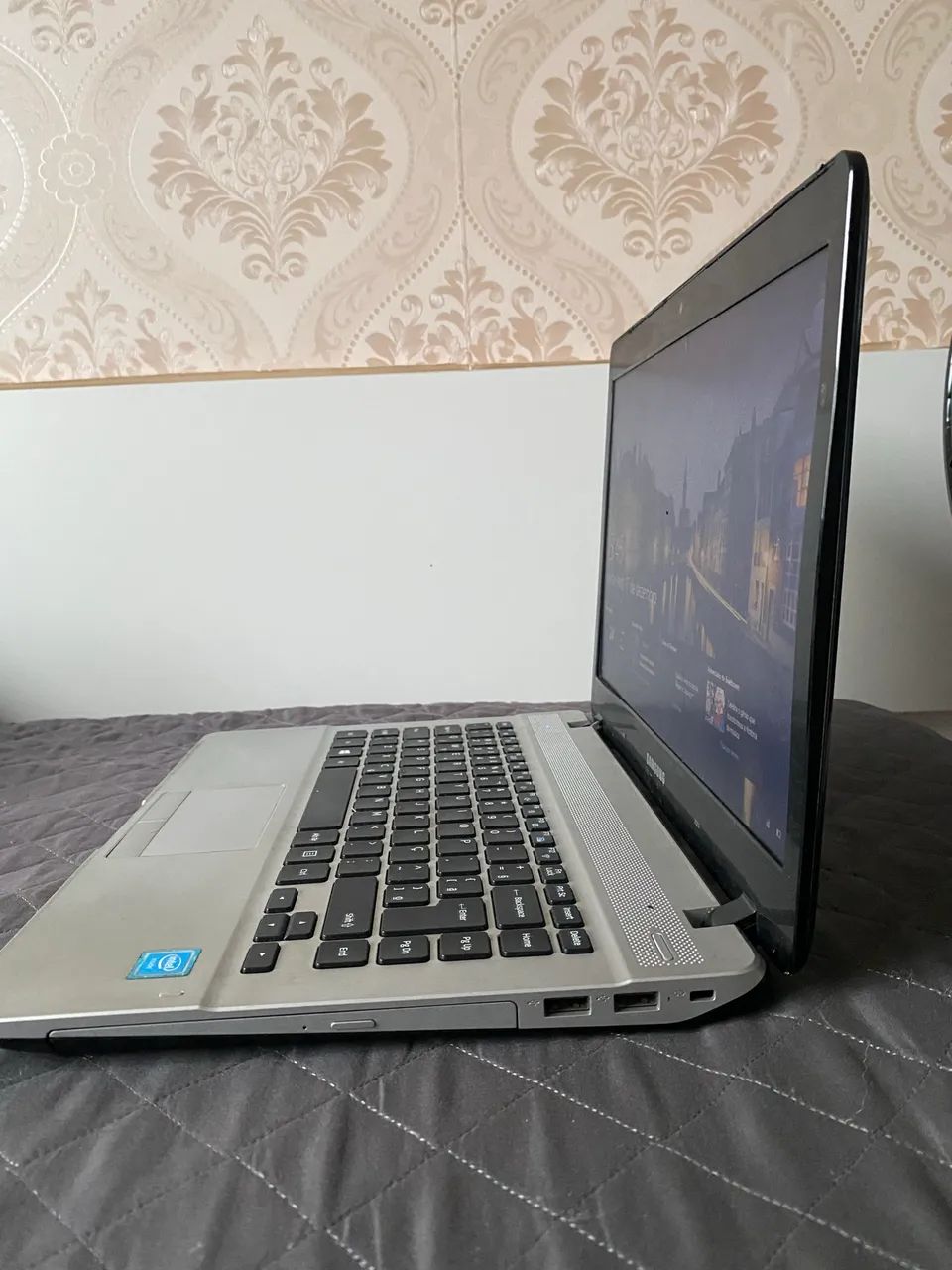 Notebook Samsung Essentials E20 - Foto 3