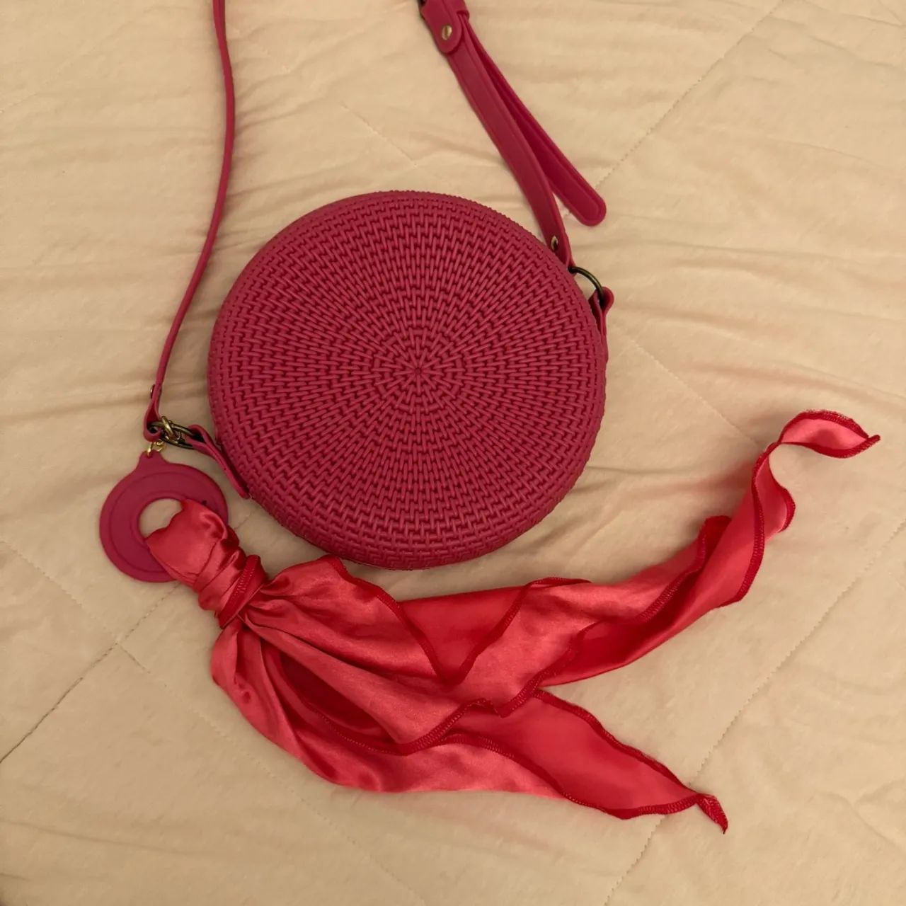 Bolsa Circular Rosa com Lenço  - Foto 2