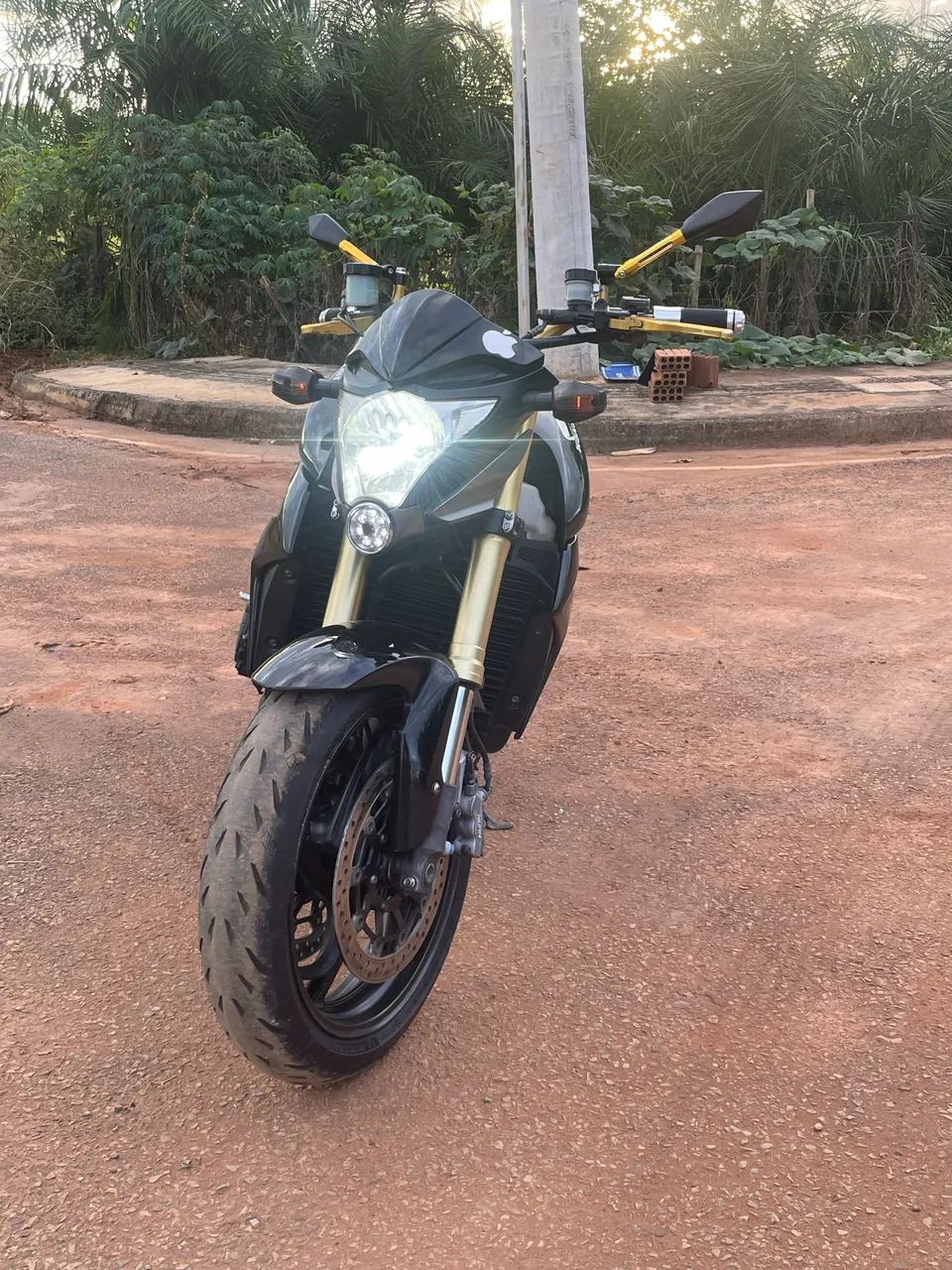 CB 1000r