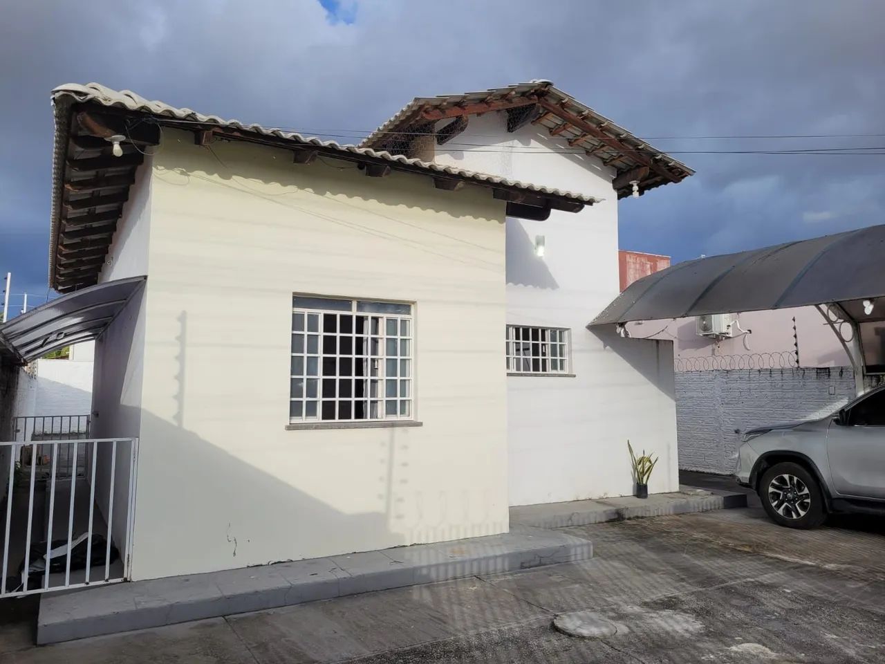 VENDO CASA ? NA RUA MERCÚRIO CIDADE SATÉLITE.         
