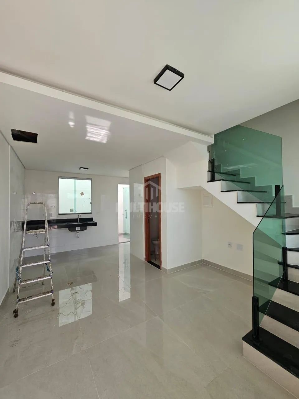 Casa para Alugar com 2 Quartos, Suíte e Garagem no Jardim Leblon - Foto 3