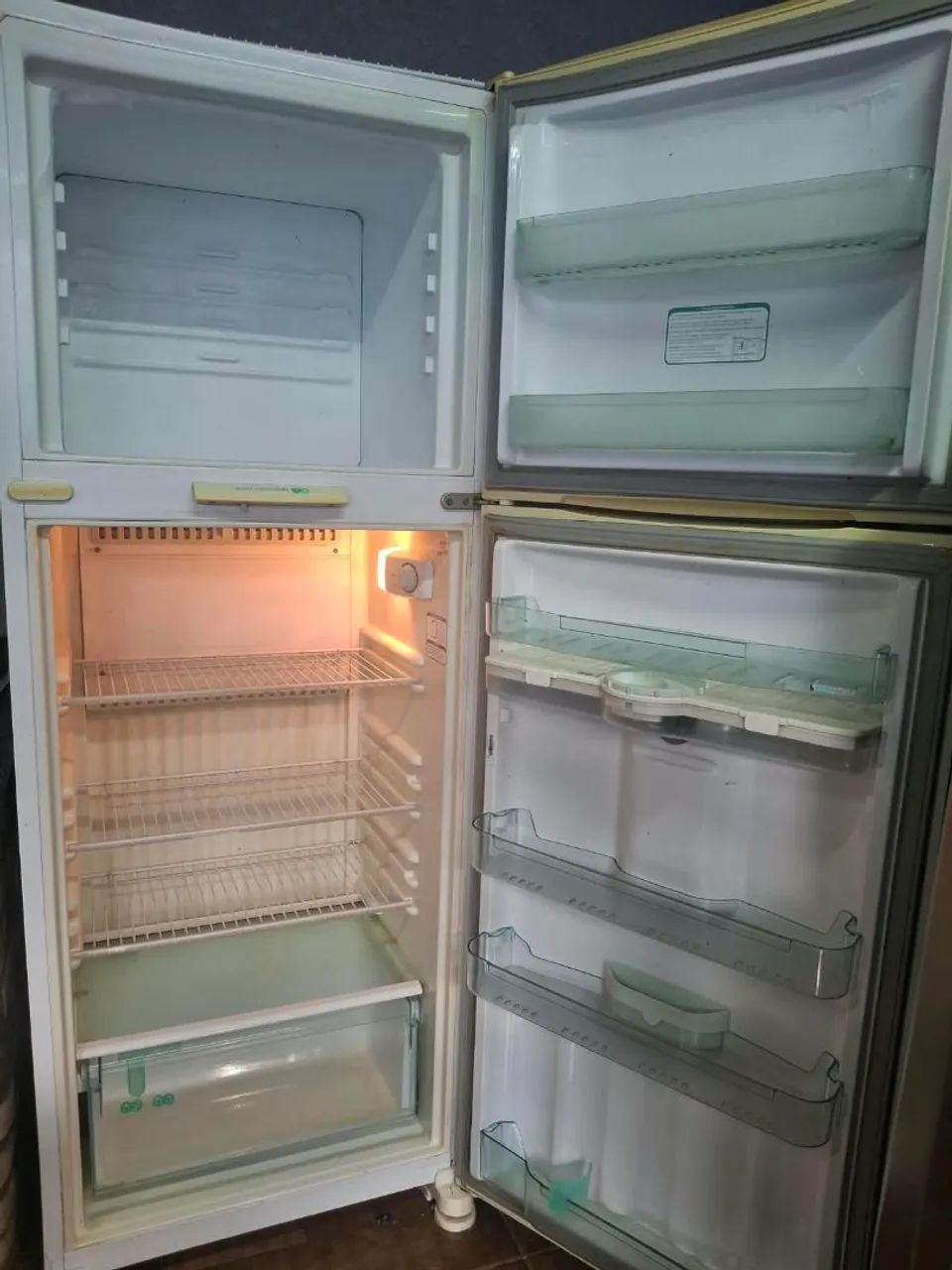 Vendo geladeira  - Foto 2