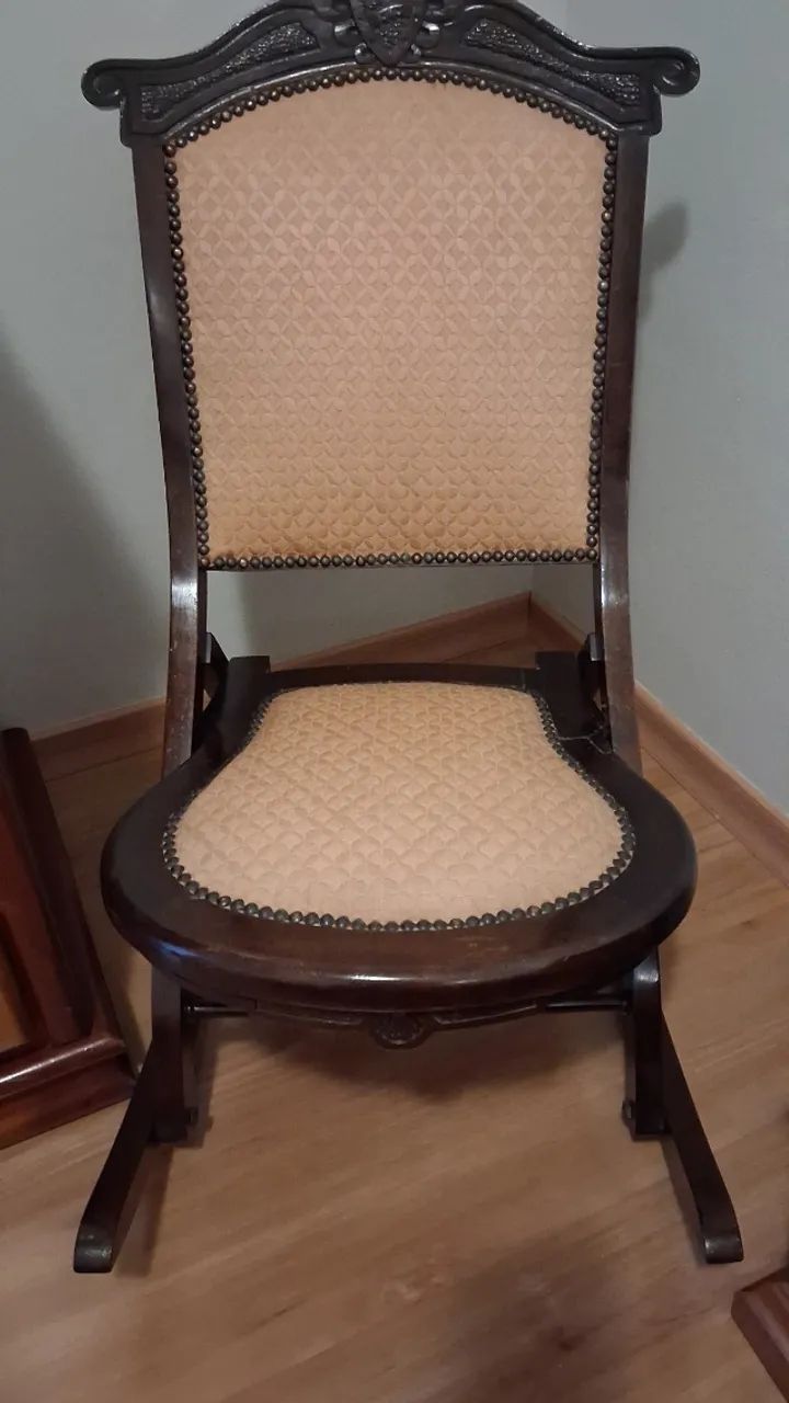 Cadeira de balanço antiguidade. 