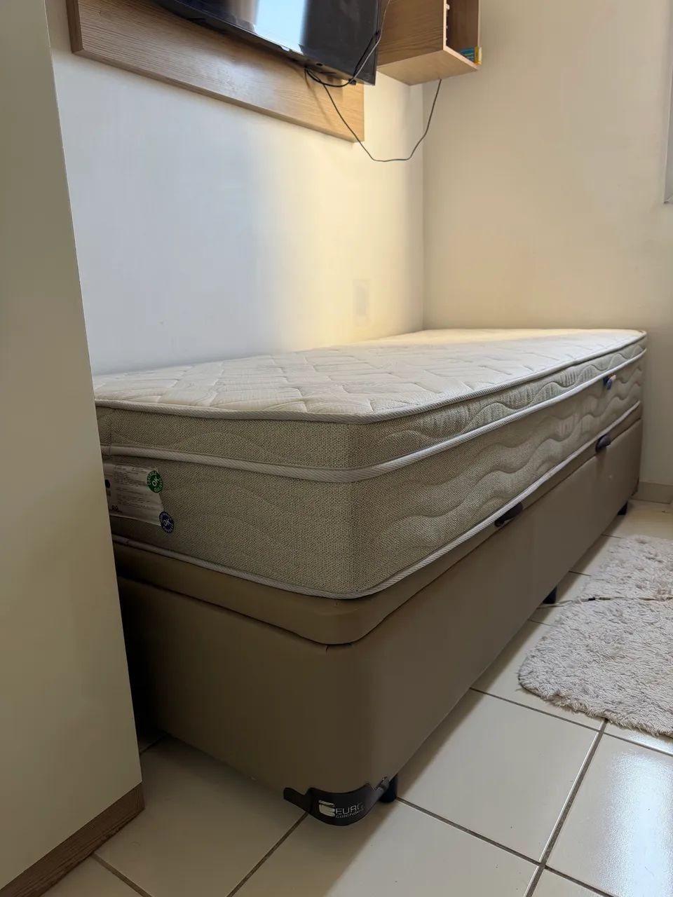 Vendo Colchão + Baú (Euro Colchões)