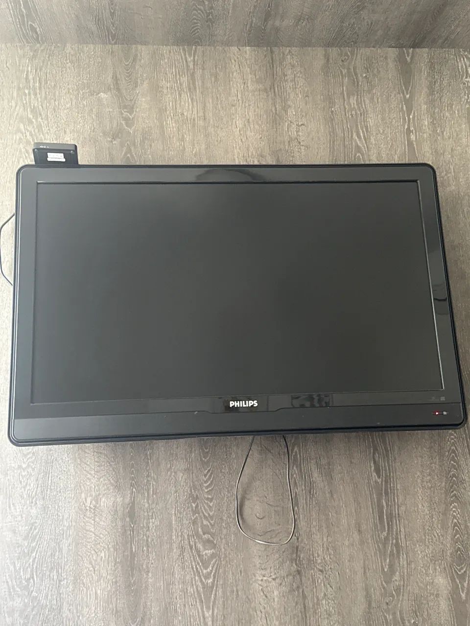 A Philips 42PFL3403/78 é uma televisão de tela LCD com 42 polegadas e resolução HD Ready 