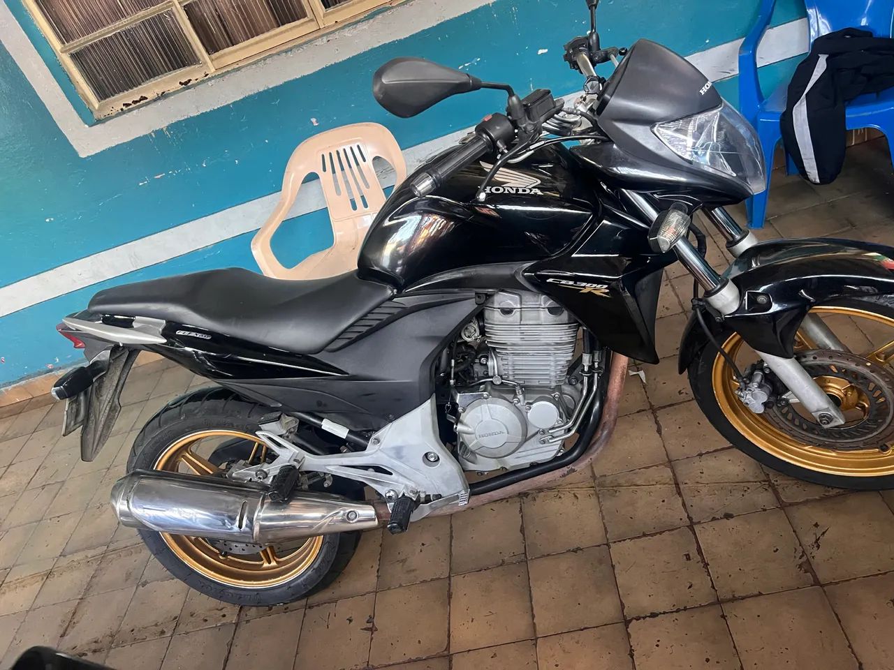 Cb 300