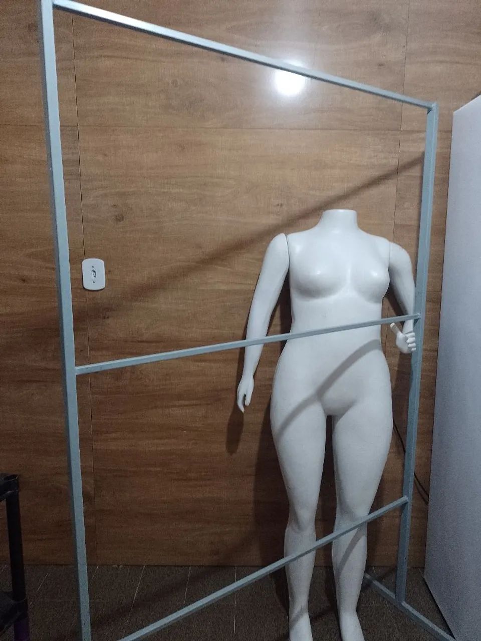 Manequim e arara de chão  - Foto 3